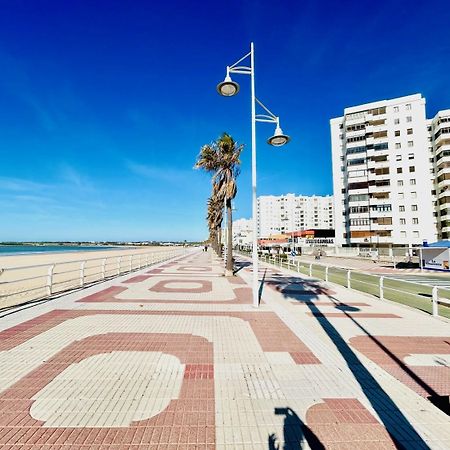 Gatu Arena " Preferente Mayores De 25 Anos Y Familias " El Puerto de Santa Maria Ngoại thất bức ảnh