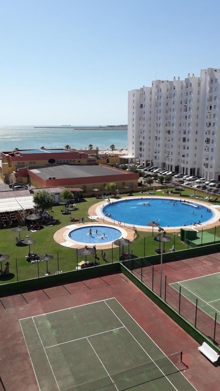 Gatu Arena " Preferente Mayores De 25 Anos Y Familias " El Puerto de Santa Maria Ngoại thất bức ảnh