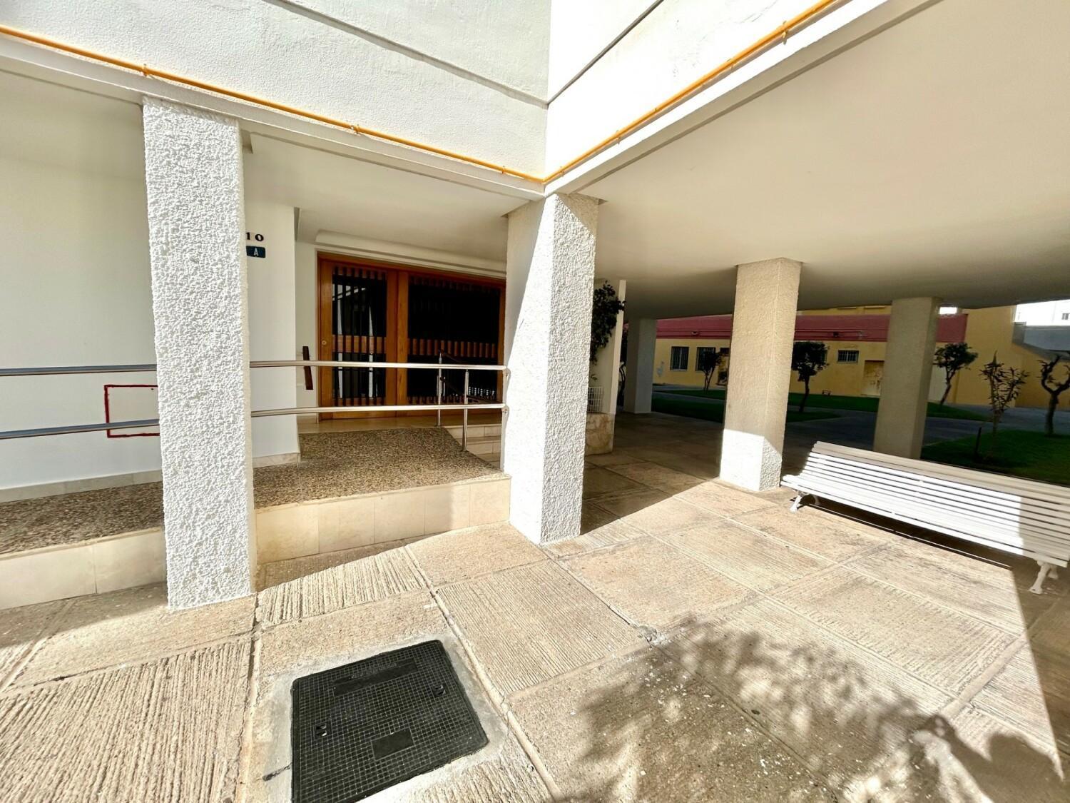 Gatu Arena " Preferente Mayores De 25 Anos Y Familias " El Puerto de Santa Maria Ngoại thất bức ảnh
