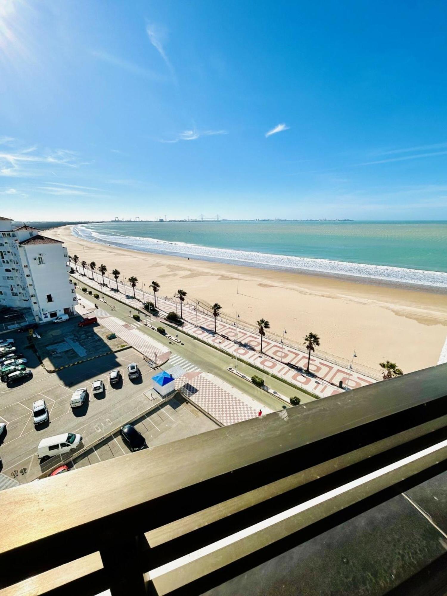 Gatu Arena " Preferente Mayores De 25 Anos Y Familias " El Puerto de Santa Maria Ngoại thất bức ảnh